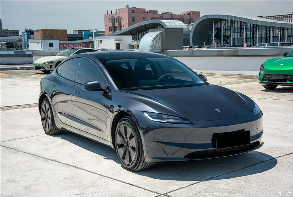 Tesla Model 3, 2024 3