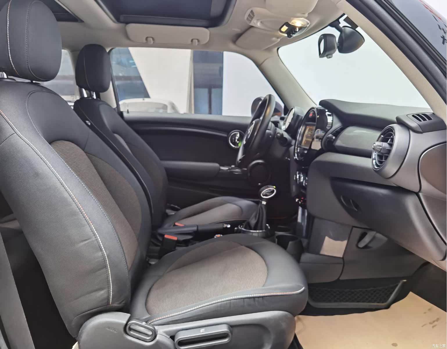 Mini Cooper, 2015 17