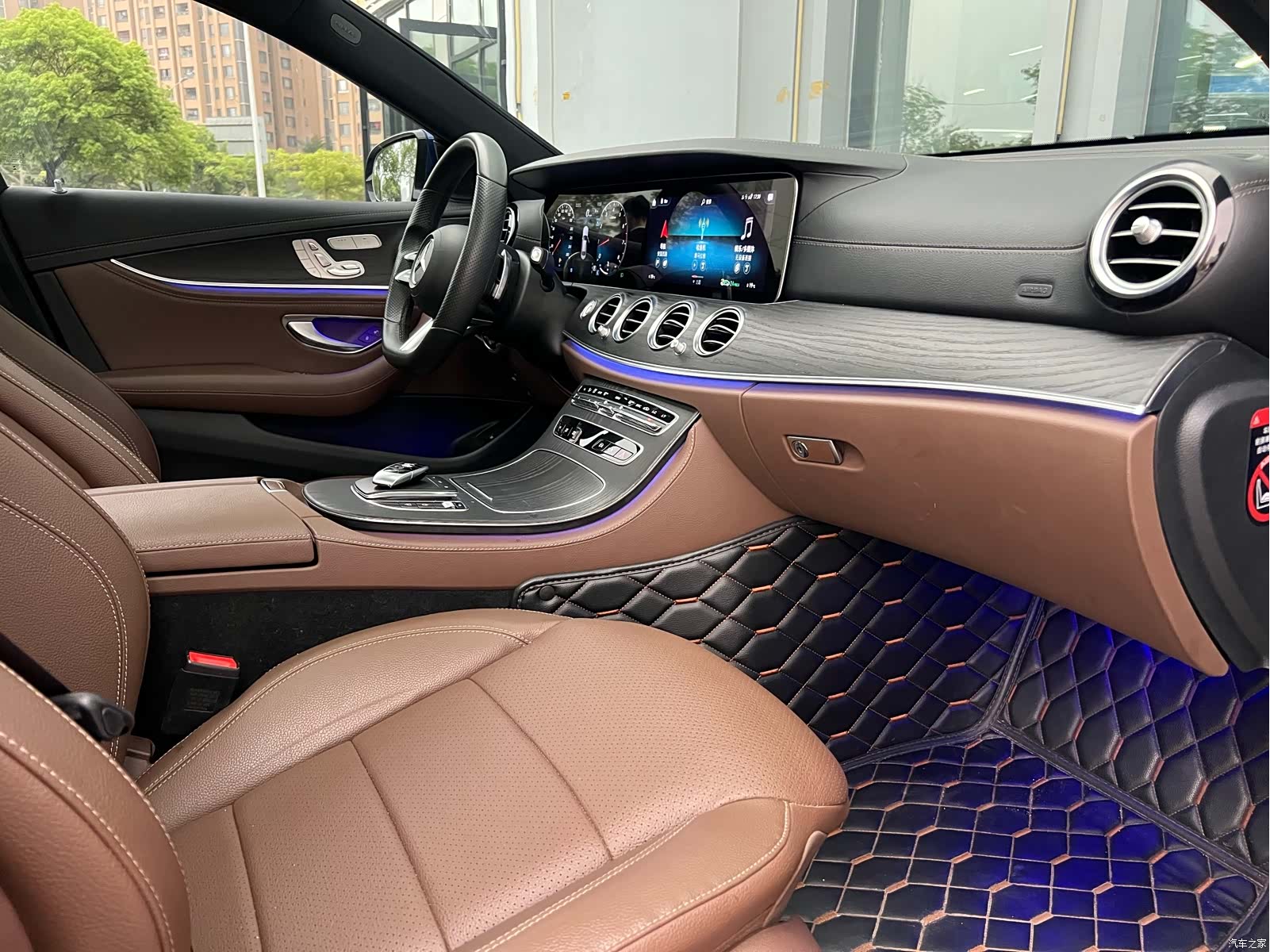 Mercedes-Benz E-Class, 2023 14