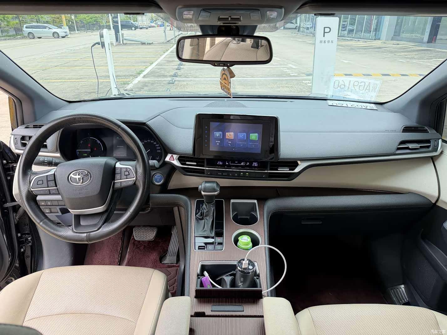 Toyota Sienna, 2023 10