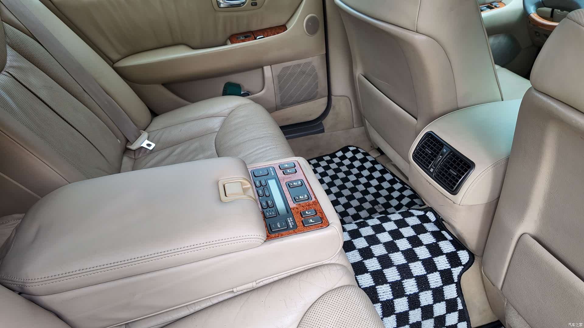 Lexus LS, 2004 43