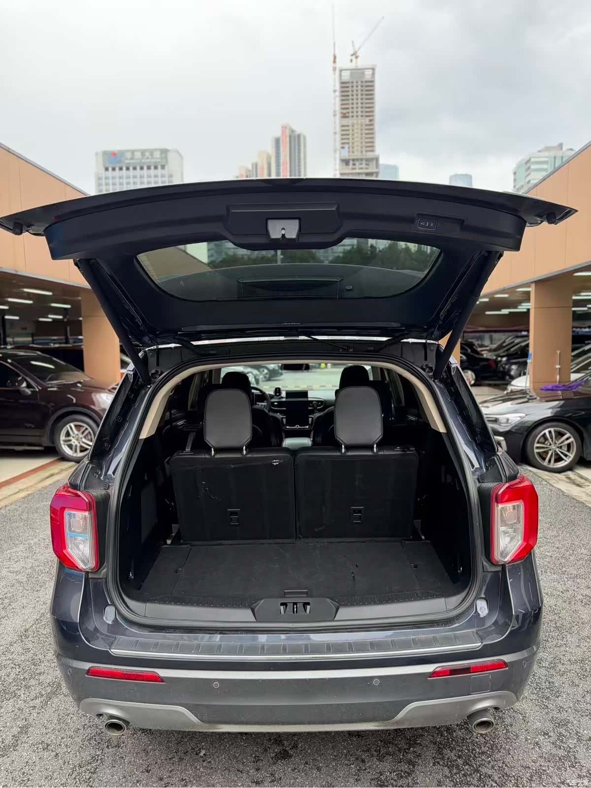 Ford Explorer, 2022 10