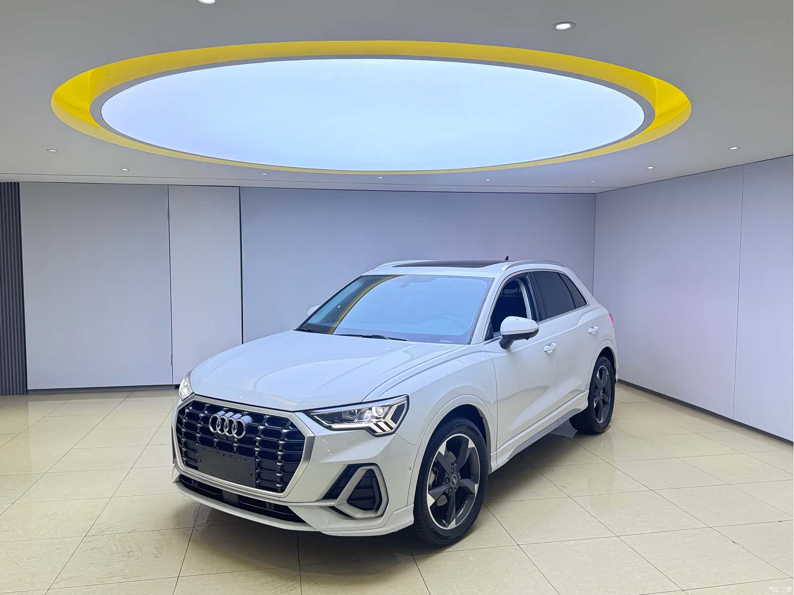 Audi Q3, 2023 1