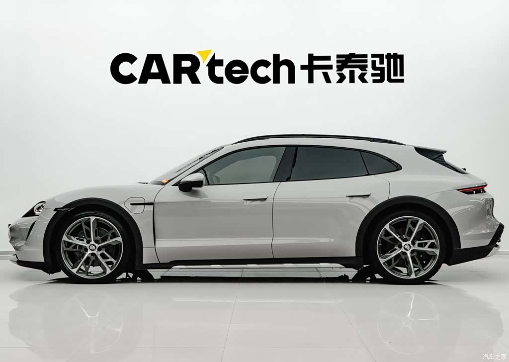 Porsche Taycan, 2023 8