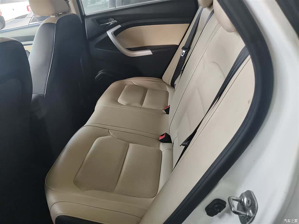 Changan V7, 2016 13