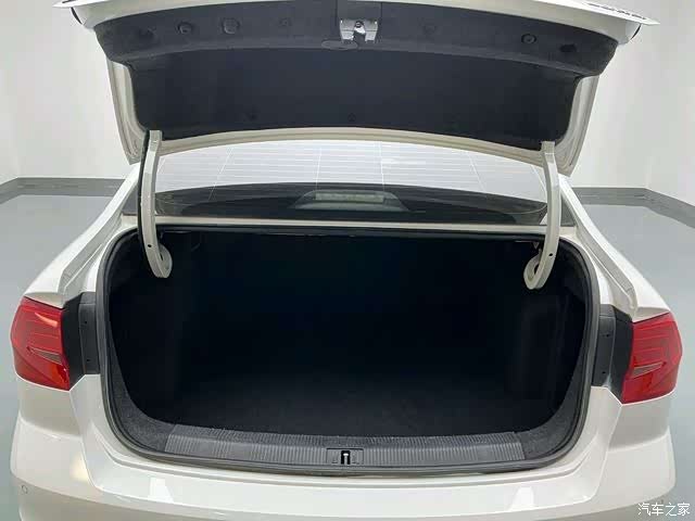 Volkswagen Bora, 2023 13