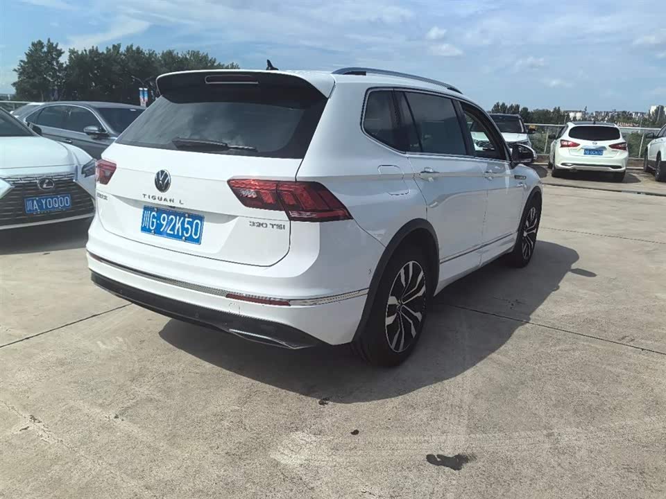 Volkswagen Tiguan L