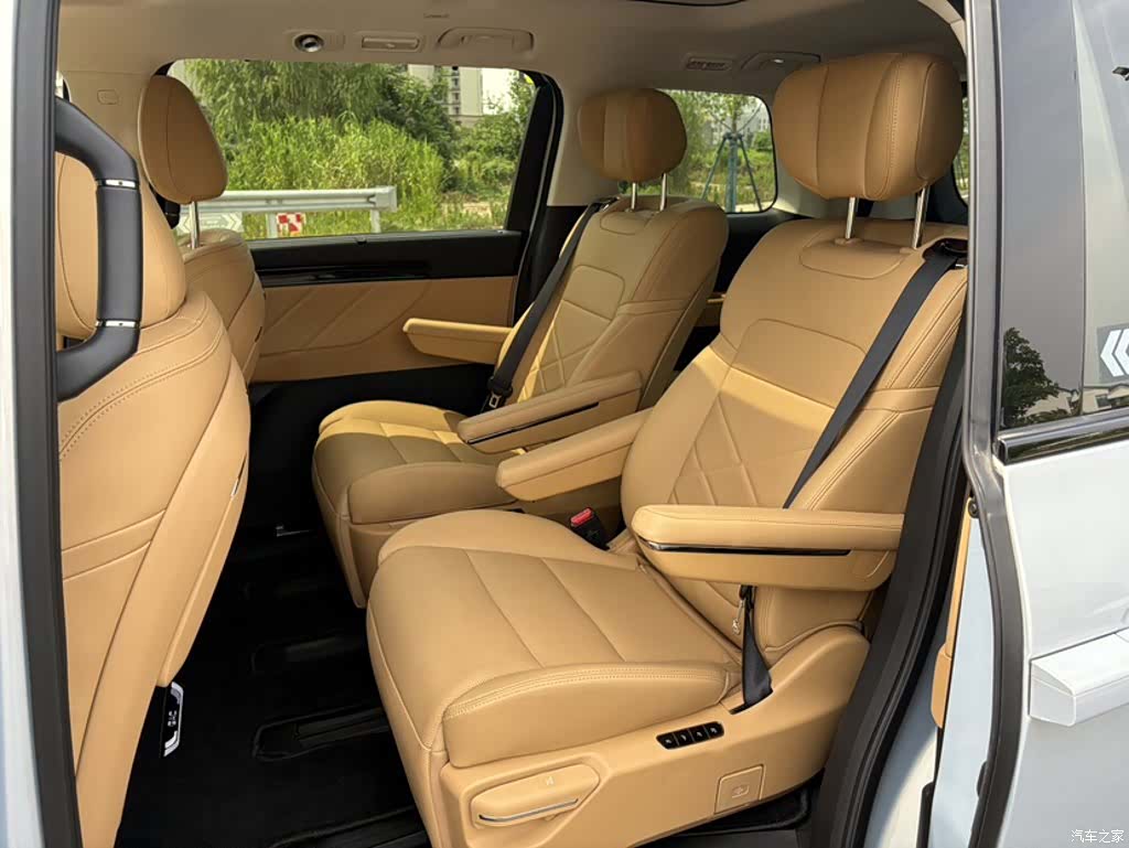 Trumpchi E8, 2024 15