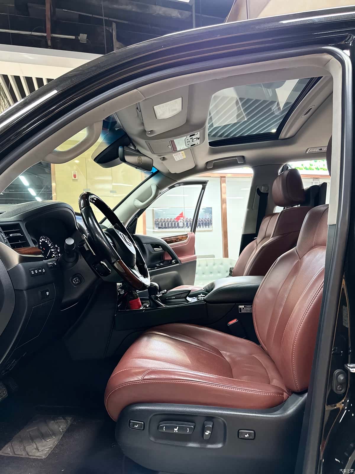 Lexus LX, 2020 9