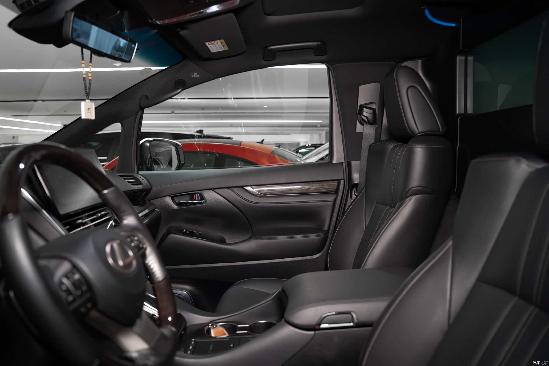 Lexus LM, 2022 13