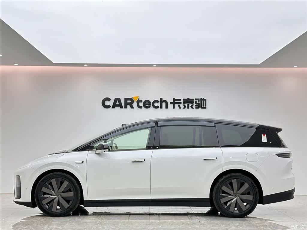 Li Auto i8, 2025 2