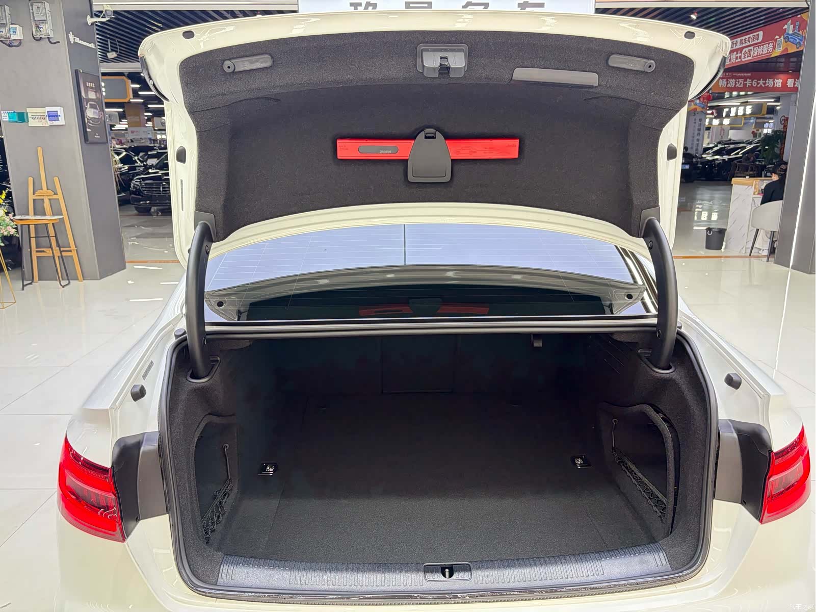 Audi A4L, 2018 8