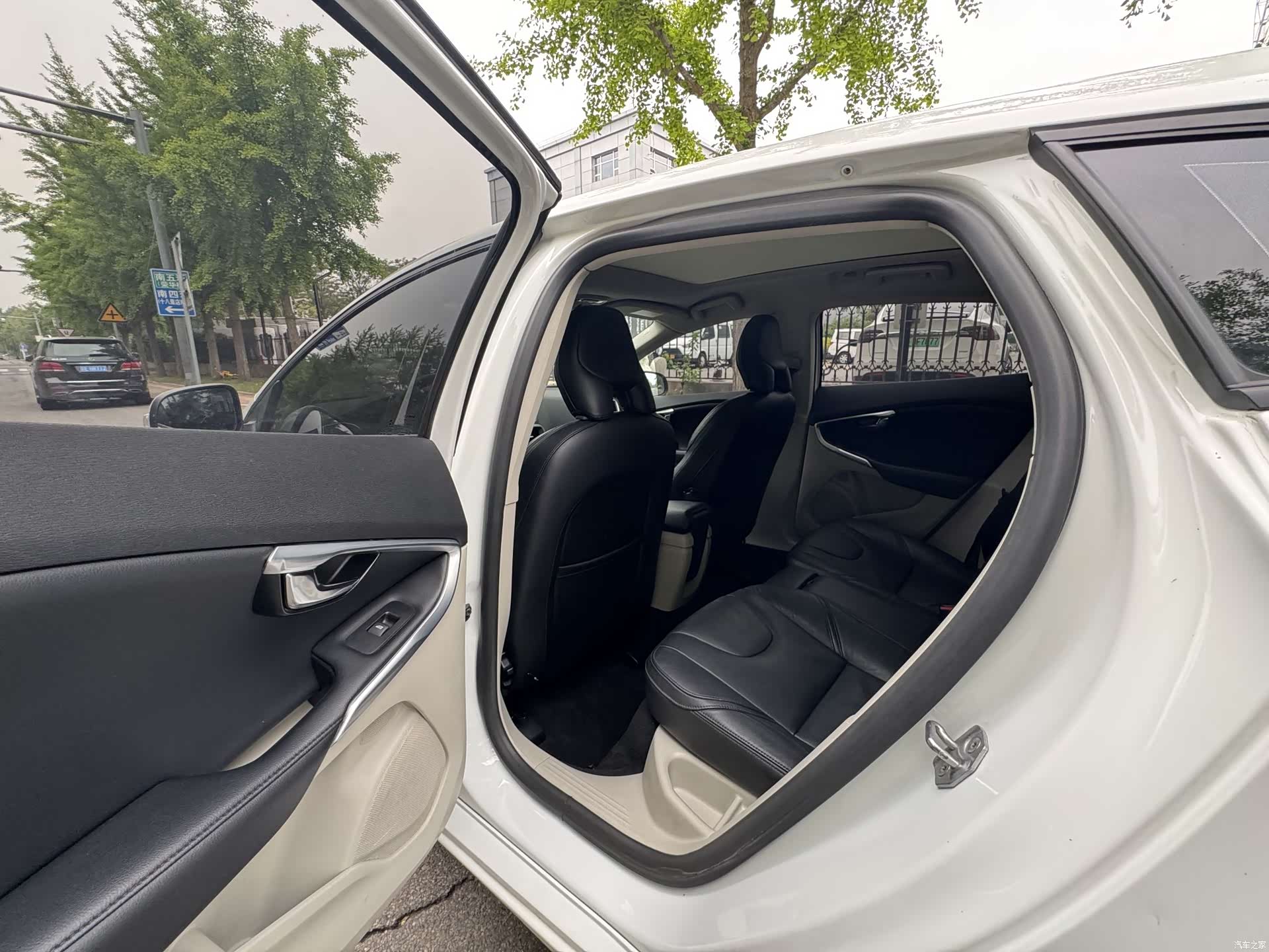 Volvo V40, 2015 9