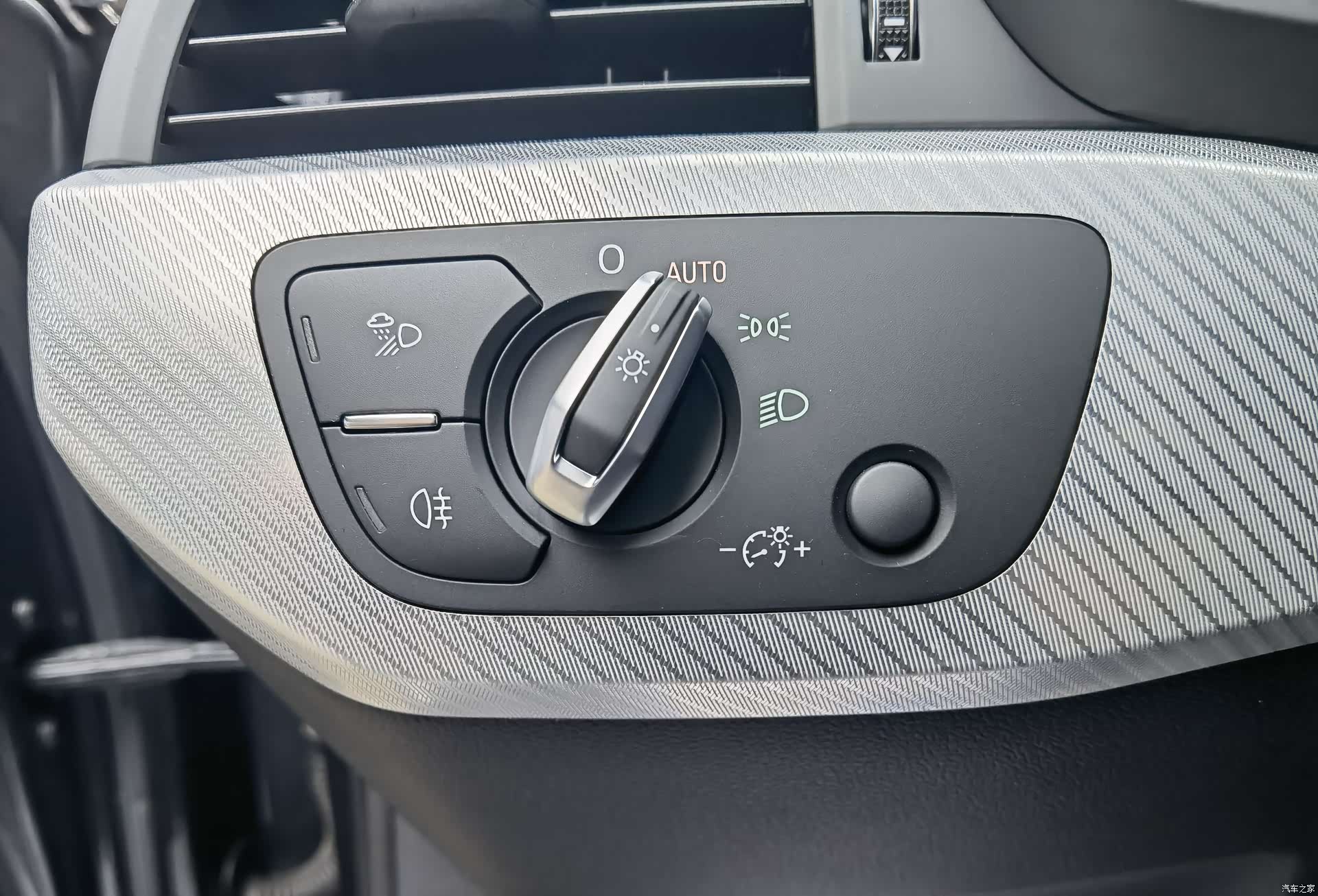 Audi A4L, 2021 13