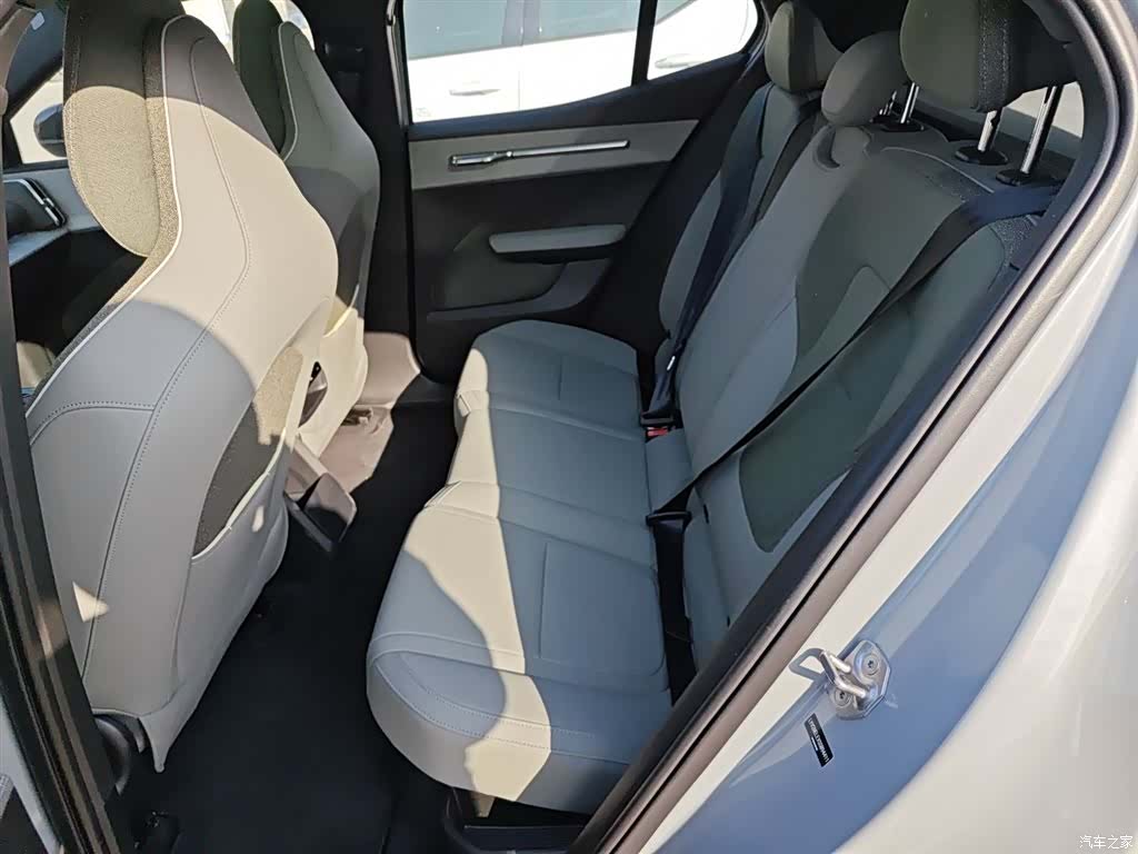 Volvo EX30, 2024 14