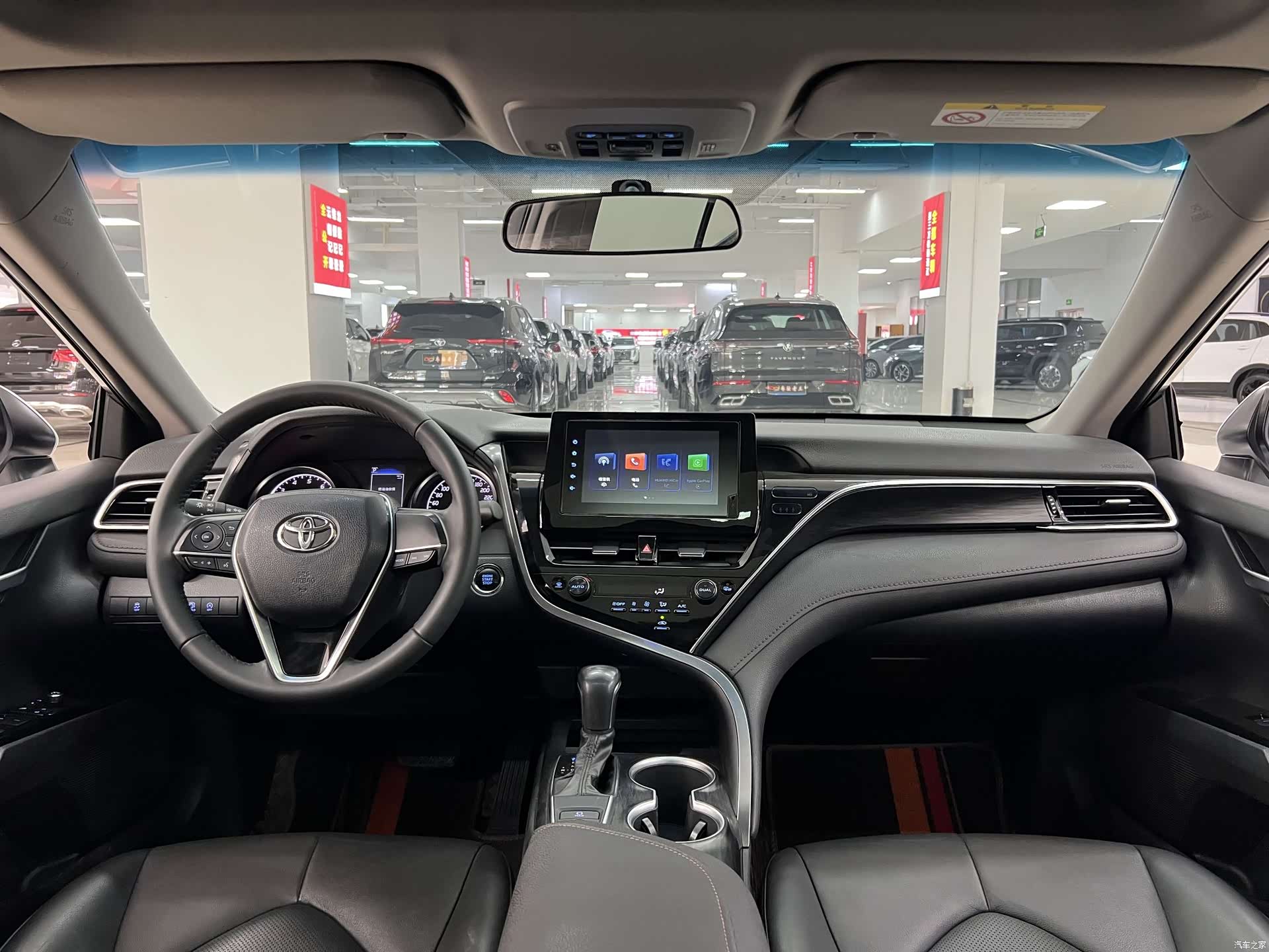 Toyota Camry, 2024 все фото