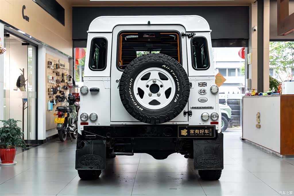 Land Rover Defender, 2010 все фото