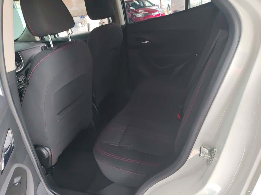 Buick Encore, 2019 13