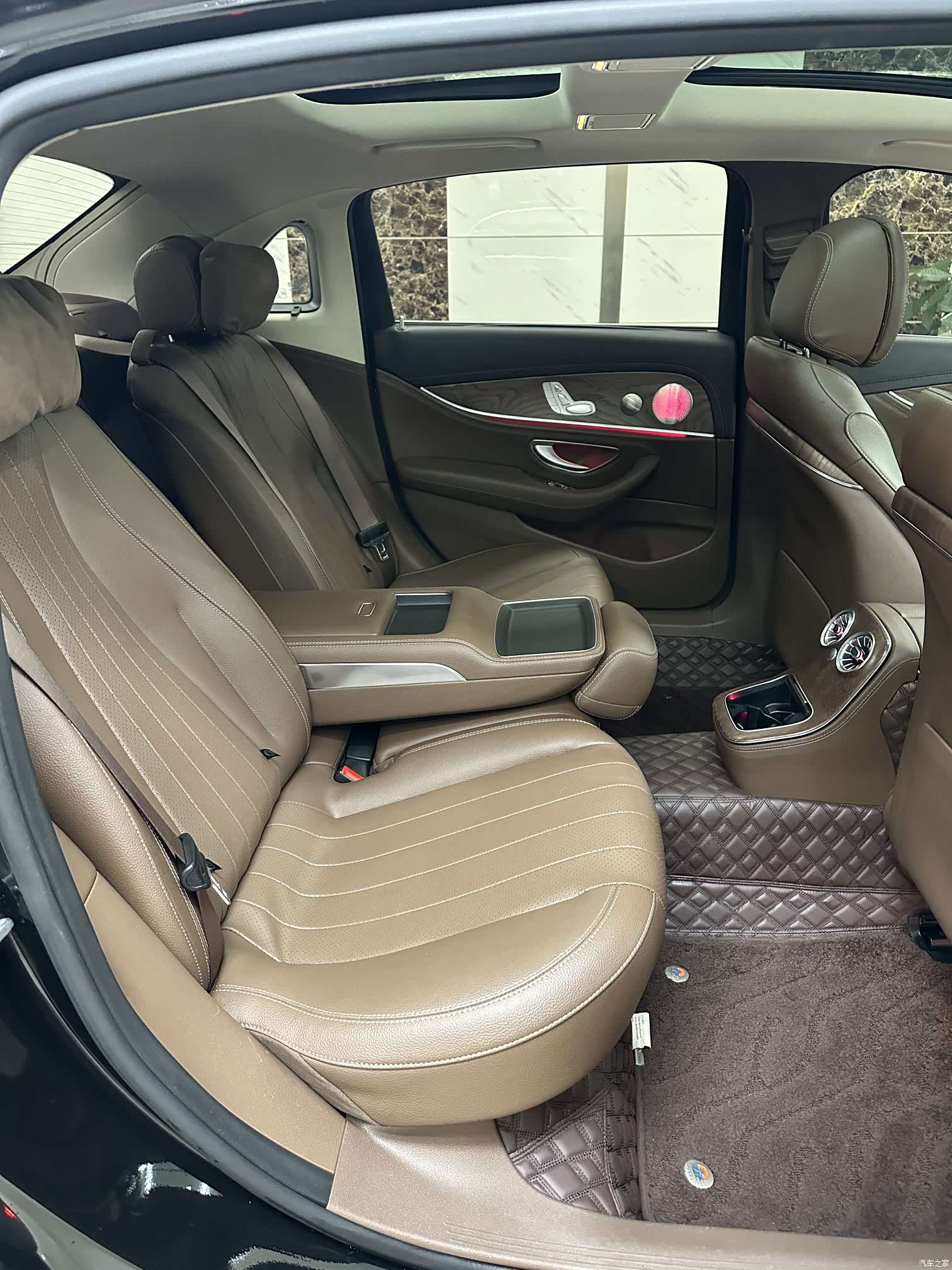 Mercedes-Benz E-Class, 2022 12