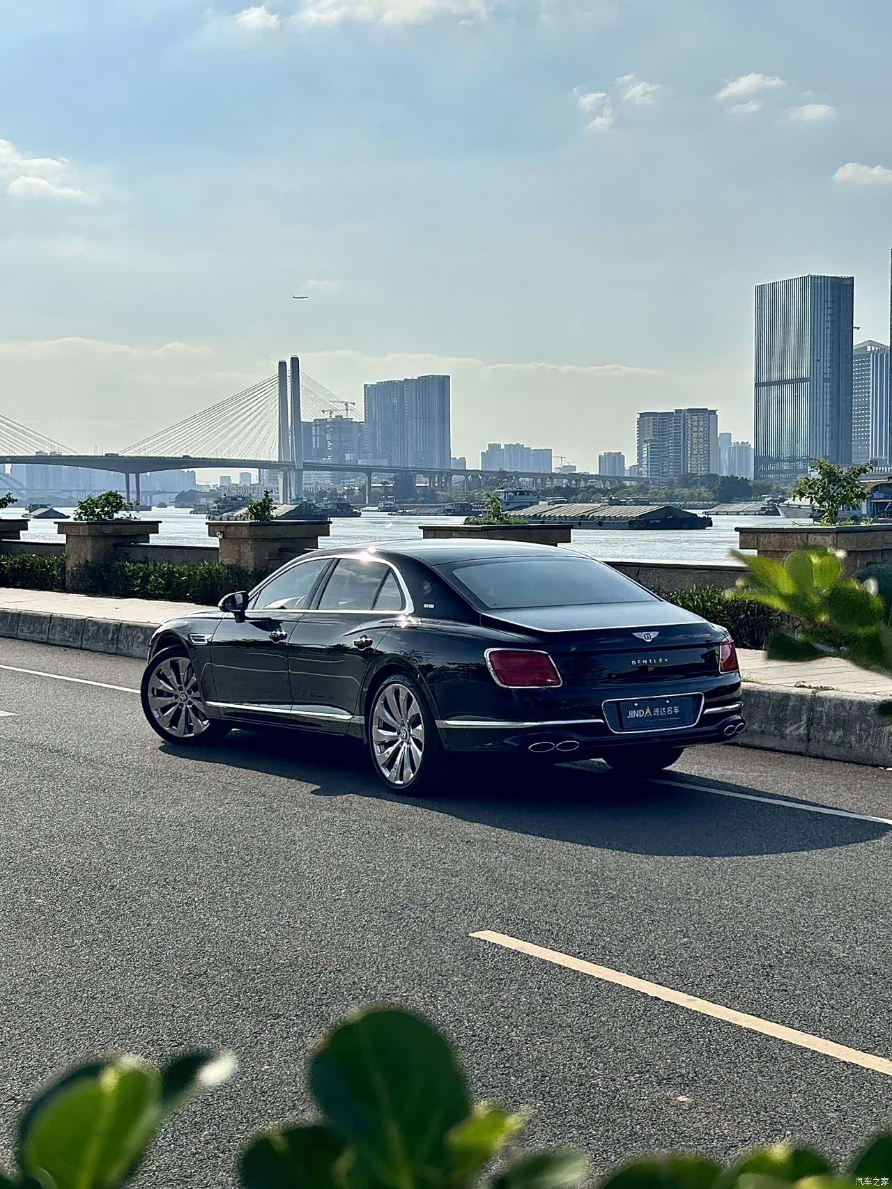 Bentley Flying Spur, 2021 4