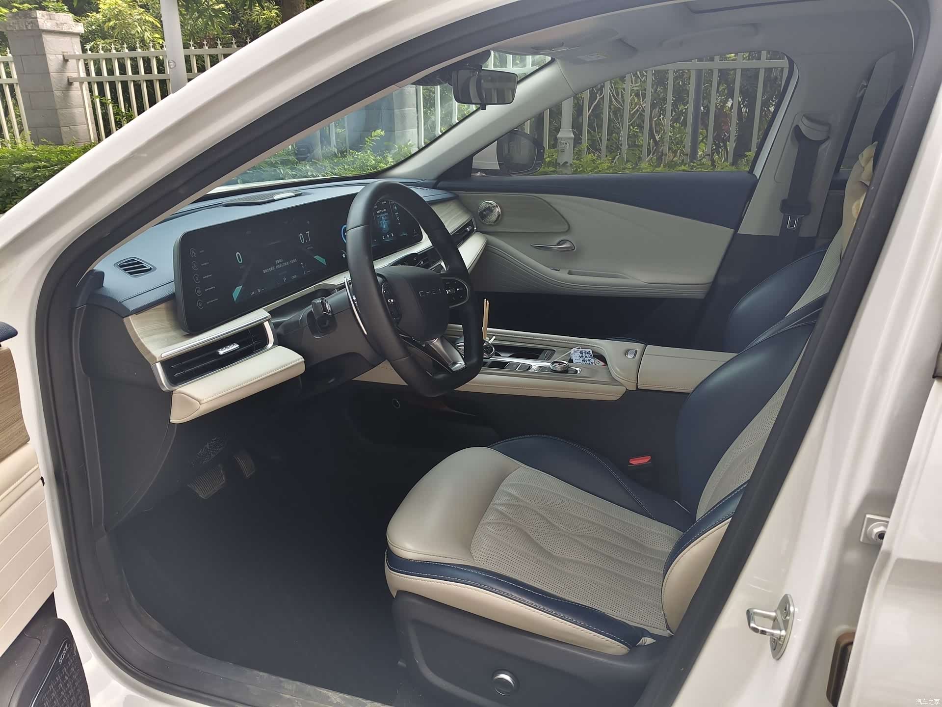 Chery Arrizo 8, 2022 все фото