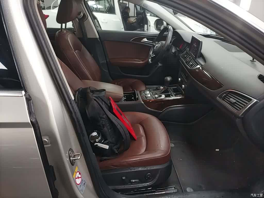 Audi A6L, 2015 25