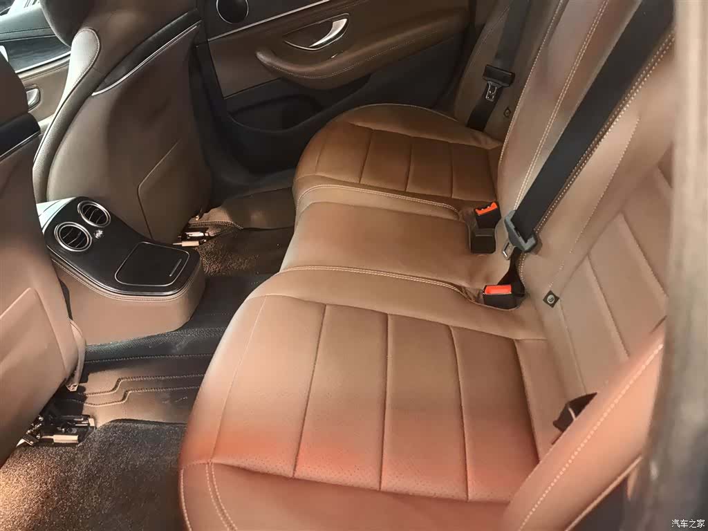 Mercedes-Benz E-Class, 2023 14