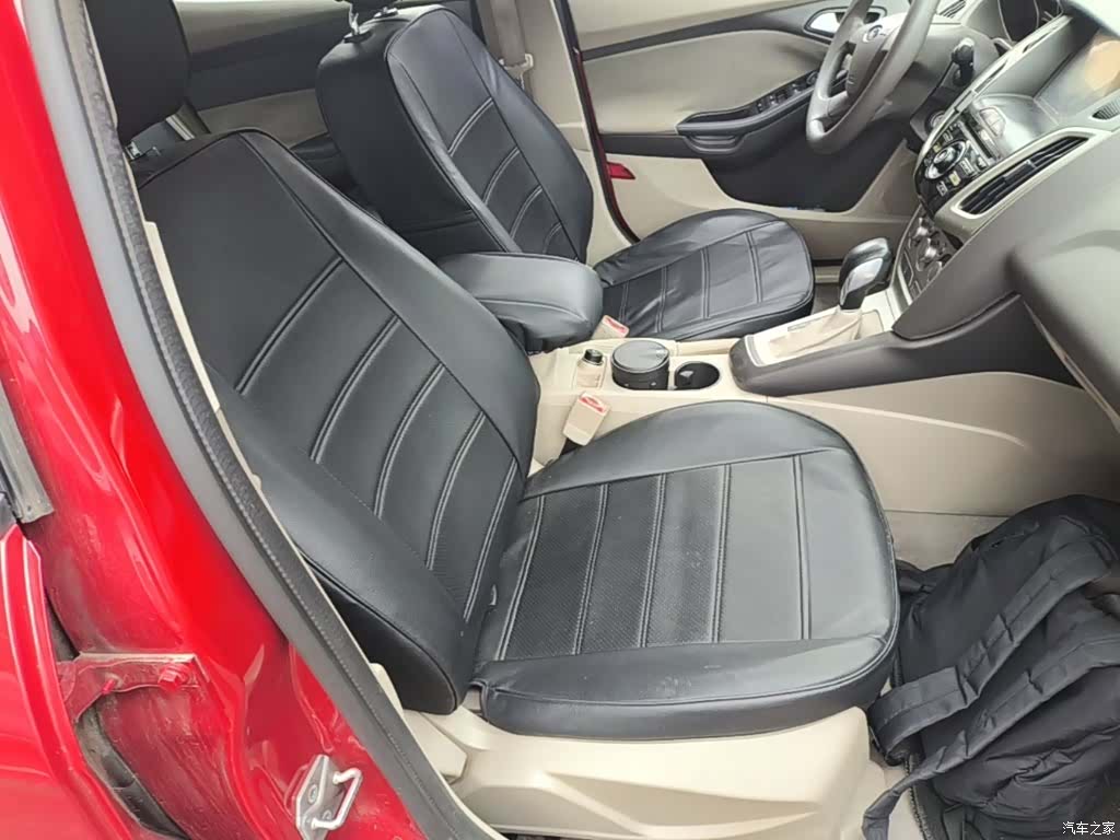 Ford Focus, 2015 25
