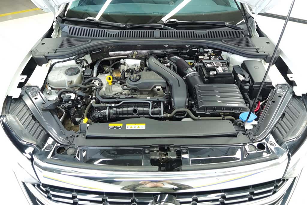 Volkswagen Sagitar, 2023 10