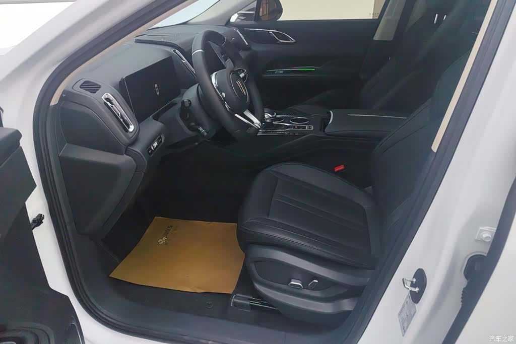 Hongqi HS3, 2024 9