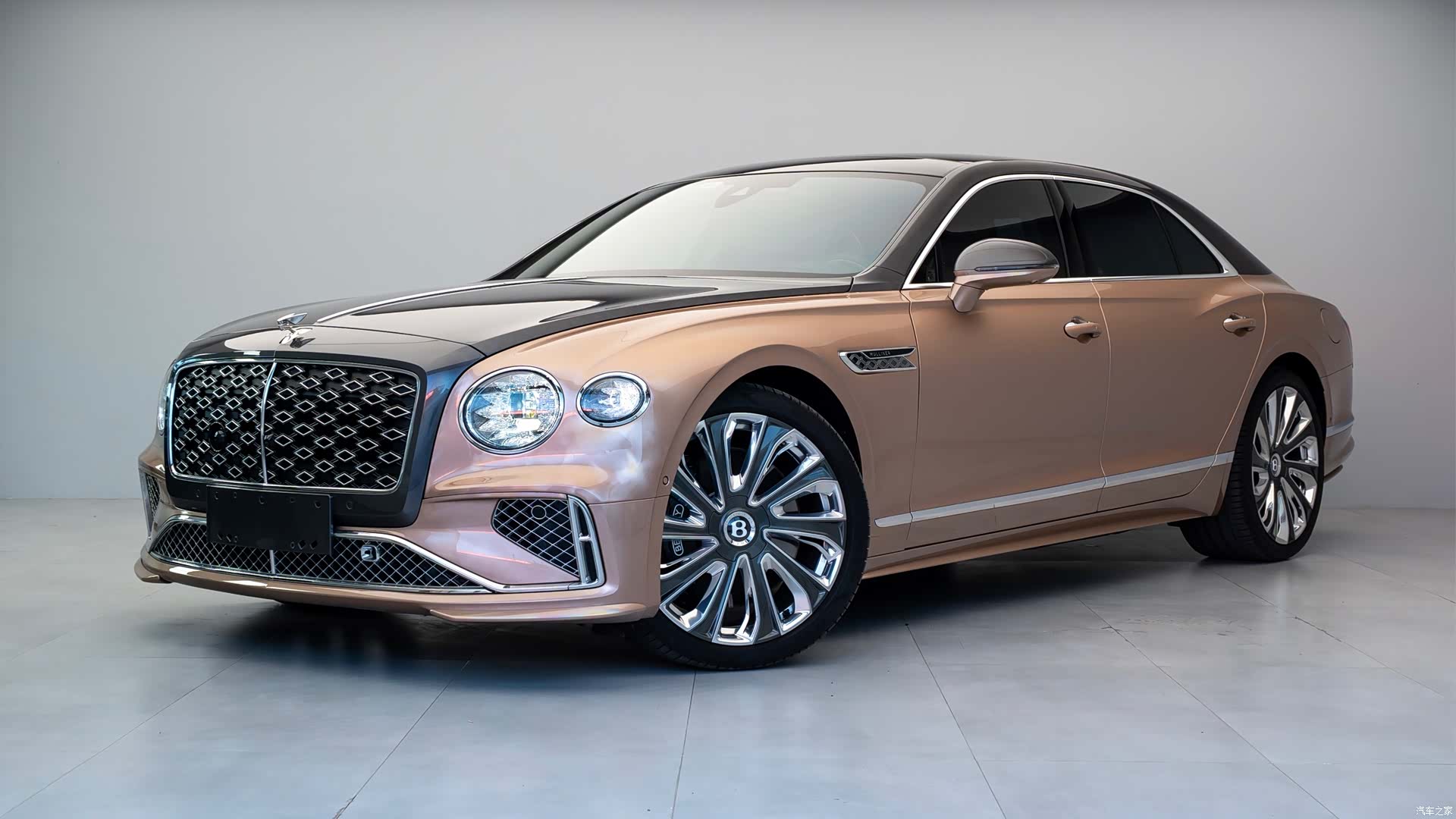 Bentley Flying Spur, 2025 2