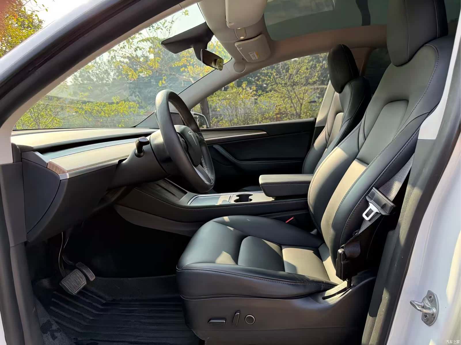 Tesla Model Y, 2021 4