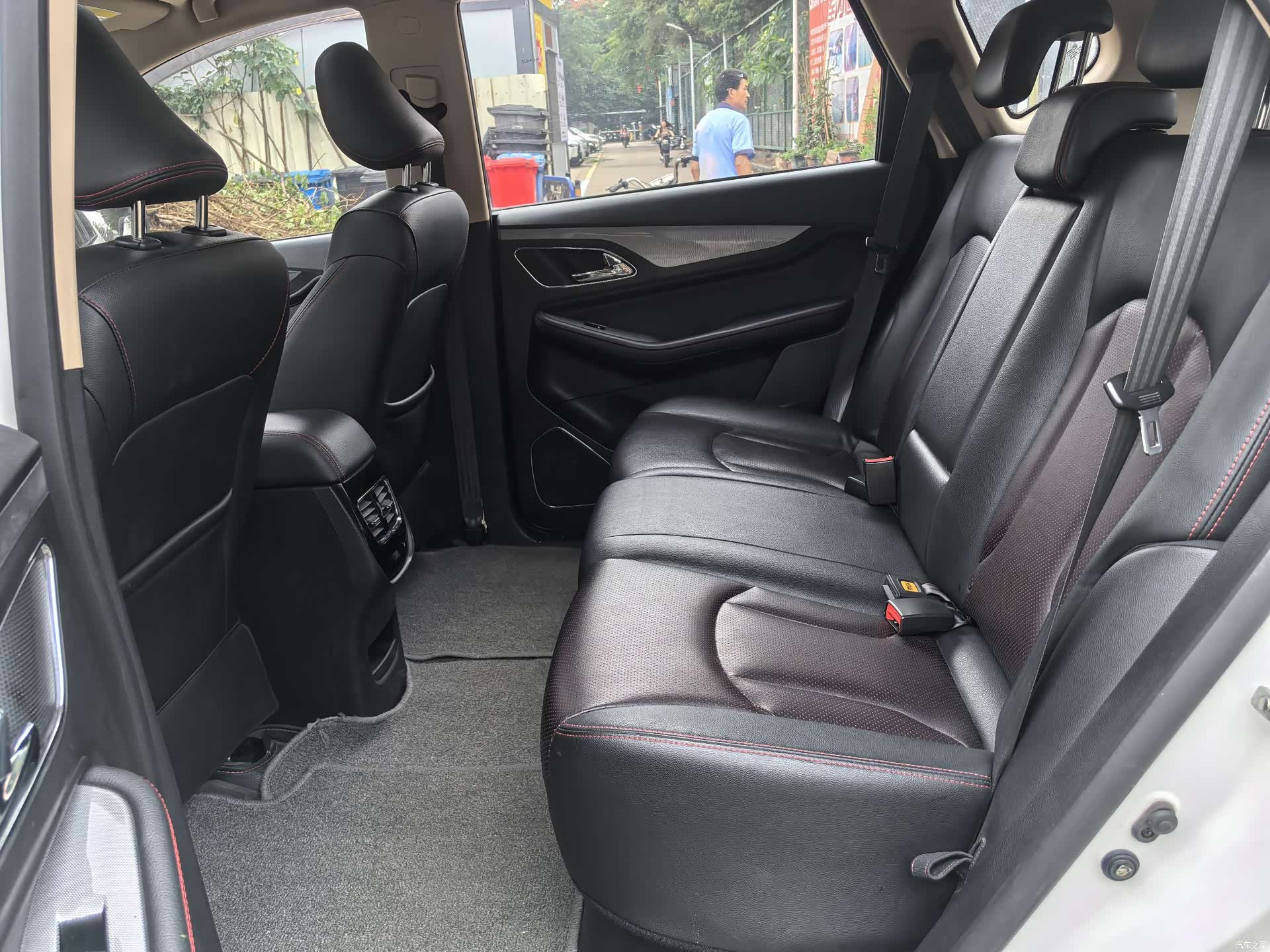Wuling 560, 2015 8