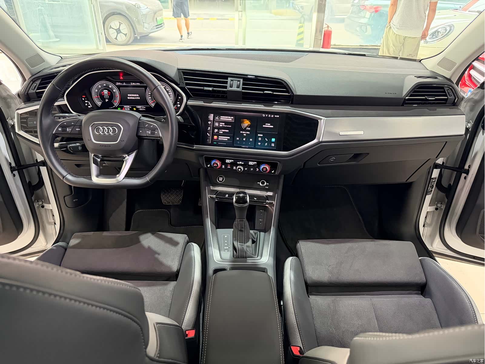 Audi Q3, 2023 11