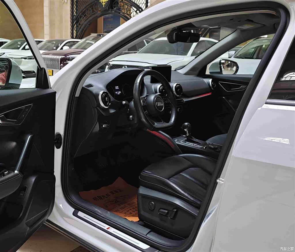 Audi Q2L, 2022 4