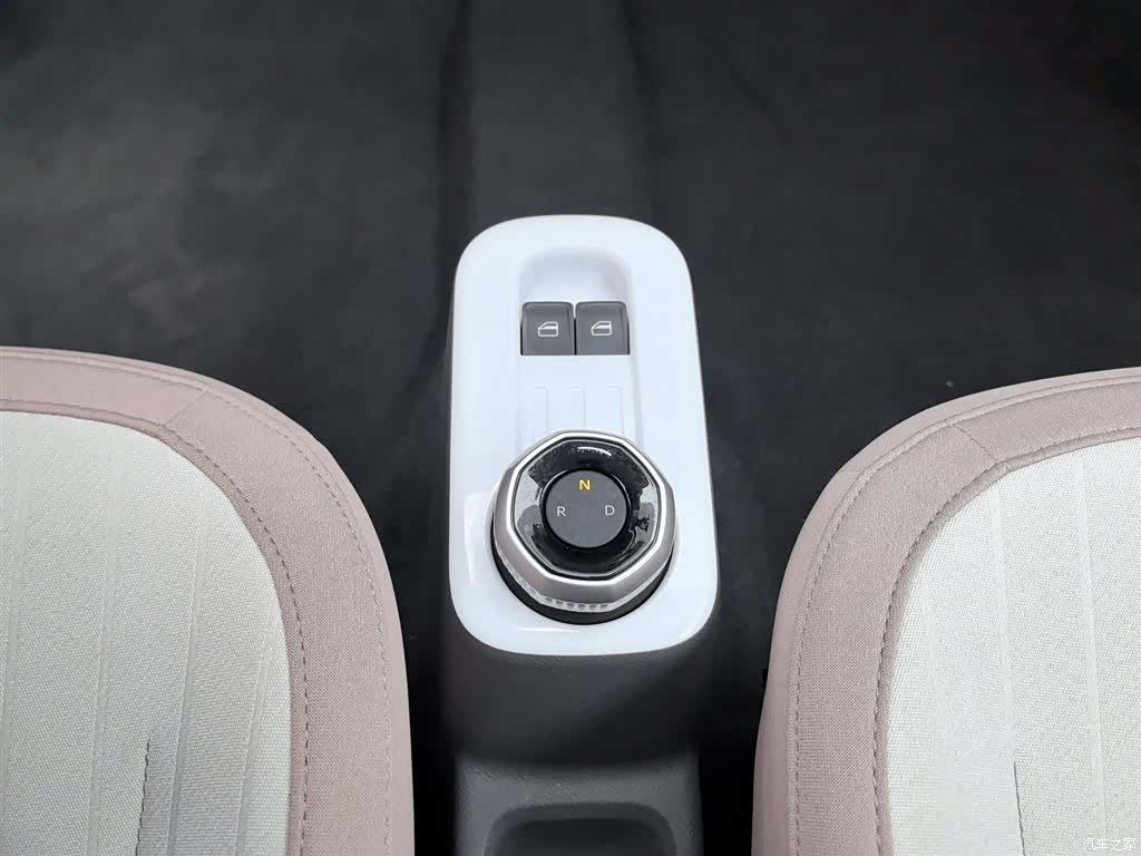 Geely Panda, 2025 13