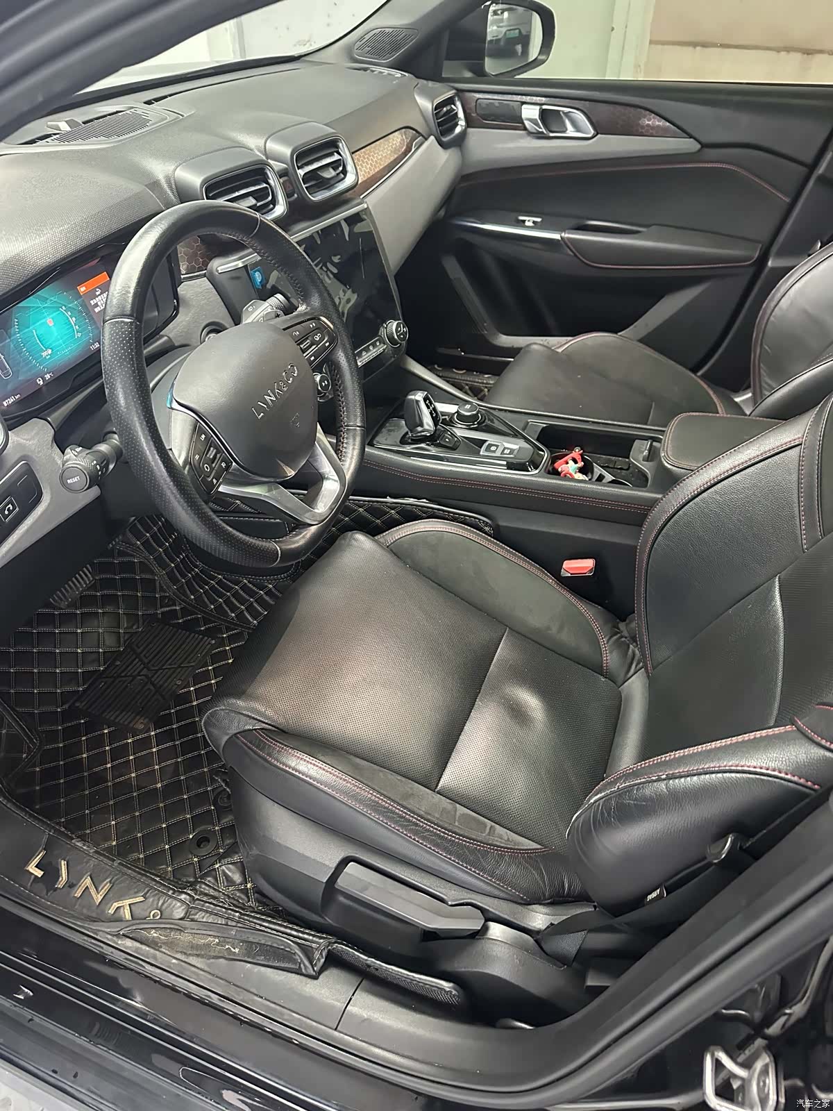 Lynk & Co 01, 2019 все фото
