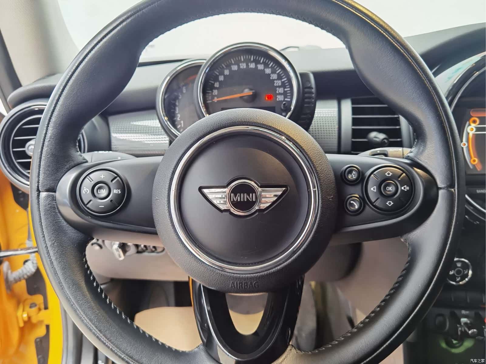 Mini Cooper, 2015 13