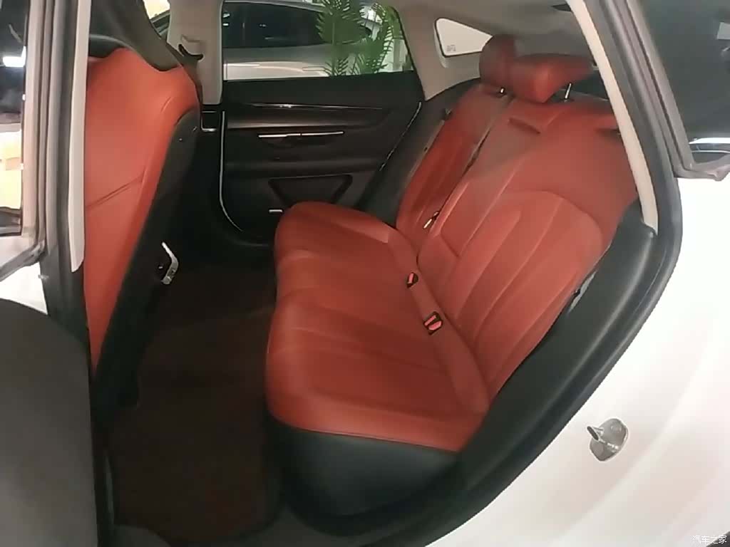 Xpeng P7, 2021 17