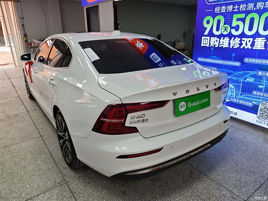 Volvo S60, 2022 все фото
