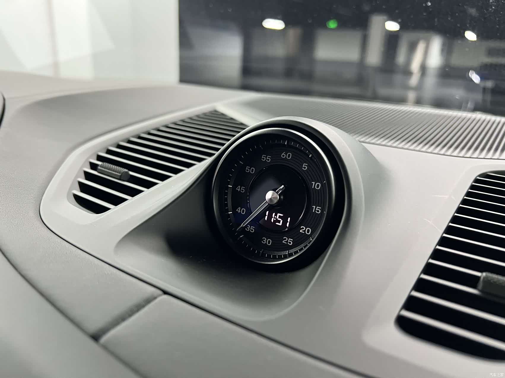 Porsche Cayenne, 2025 12