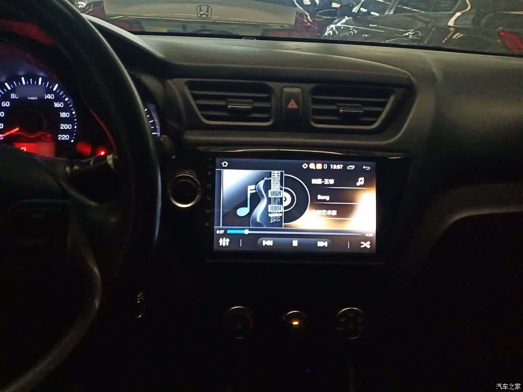 Kia K2, 2015 12