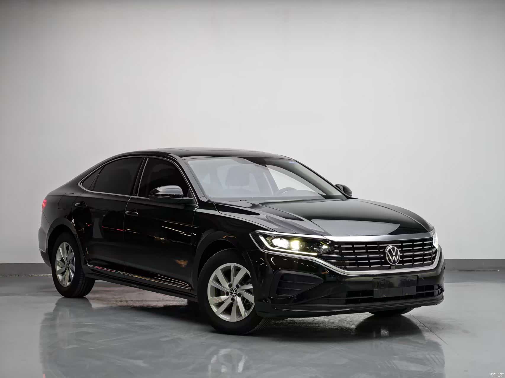 Volkswagen Passat, 2022 3