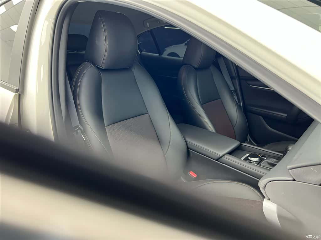 Mazda Mazda3, 2023 18