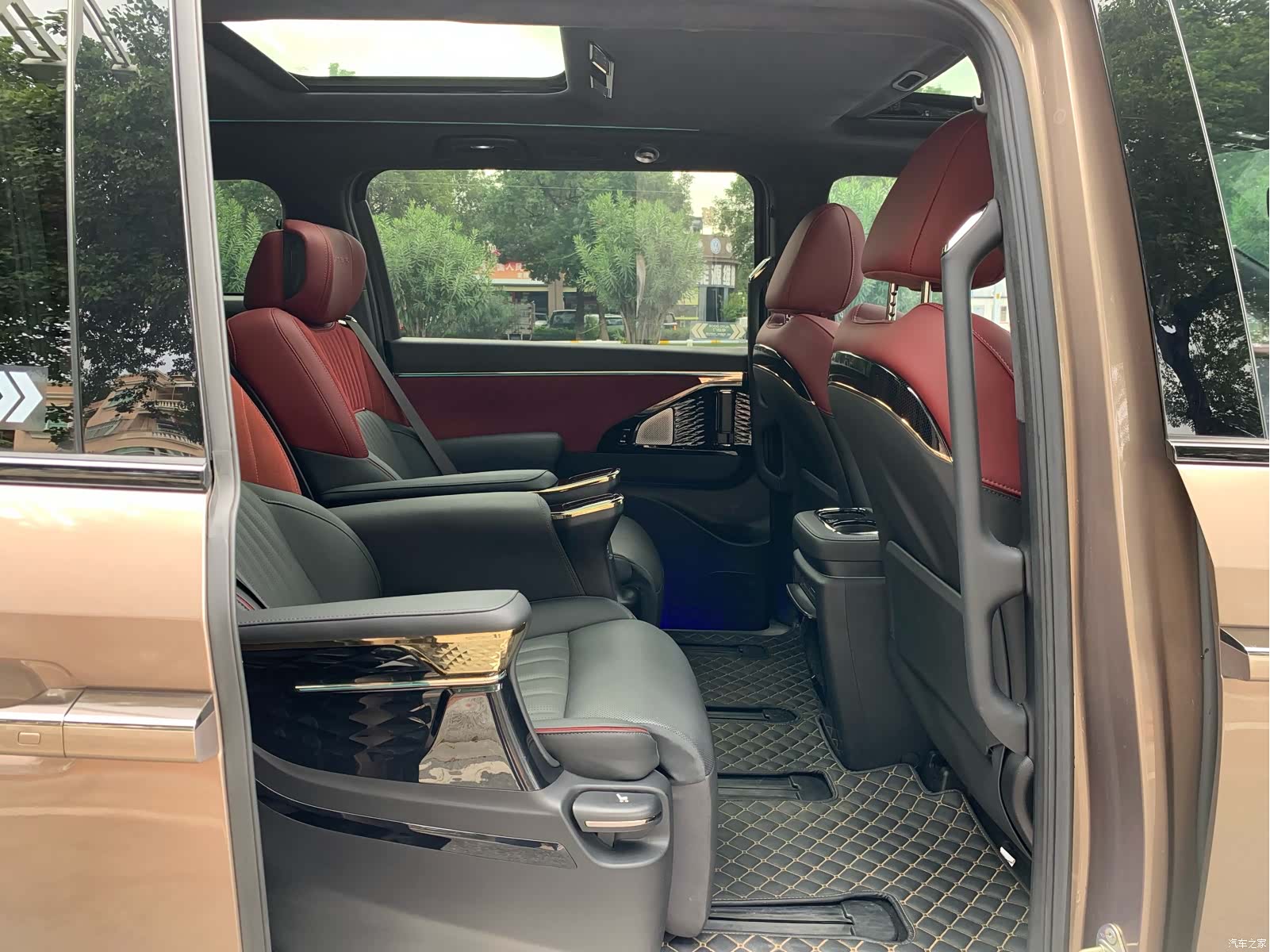 Trumpchi M8, 2023 15