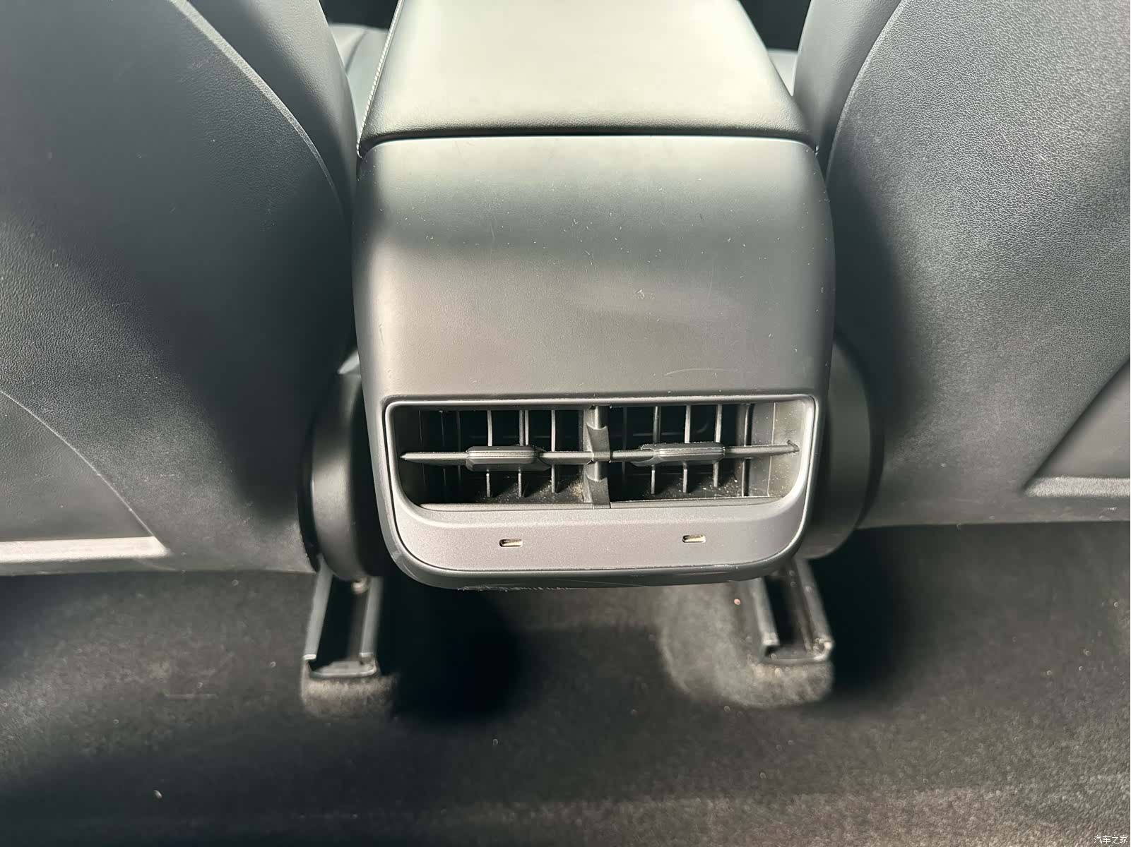 Tesla Model Y, 2023 18