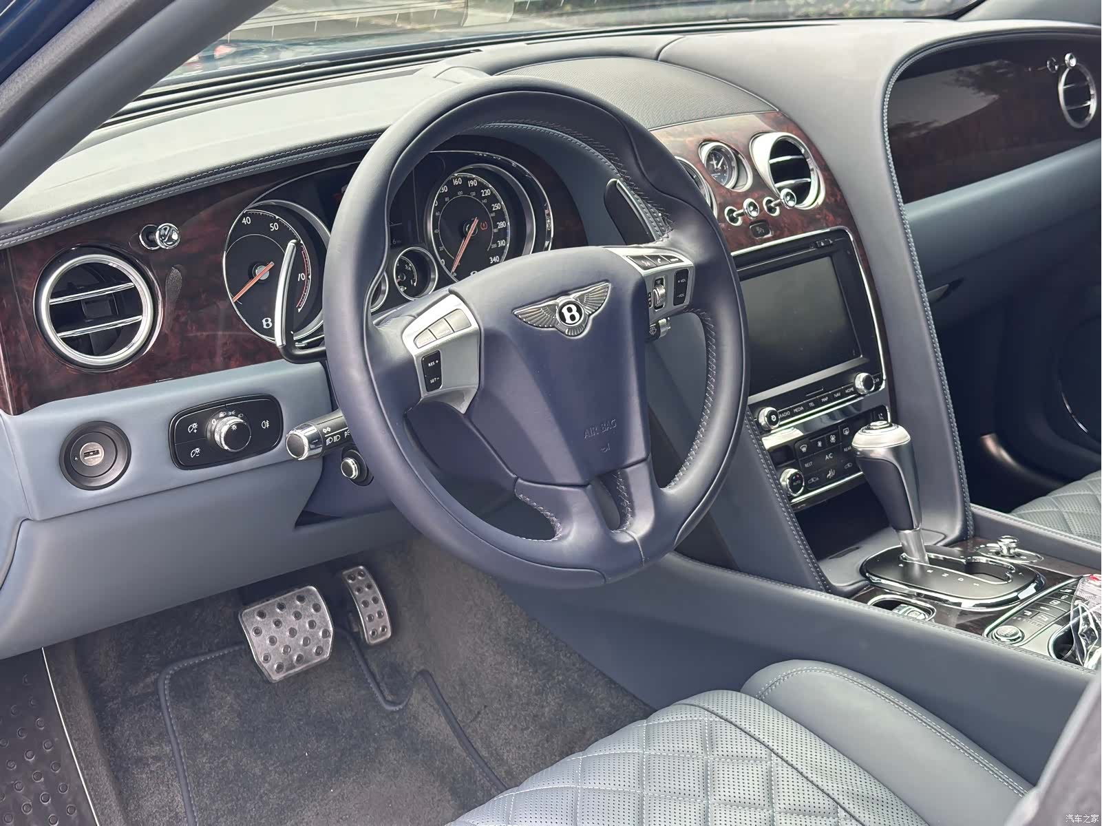 Bentley Flying Spur, 2018 15