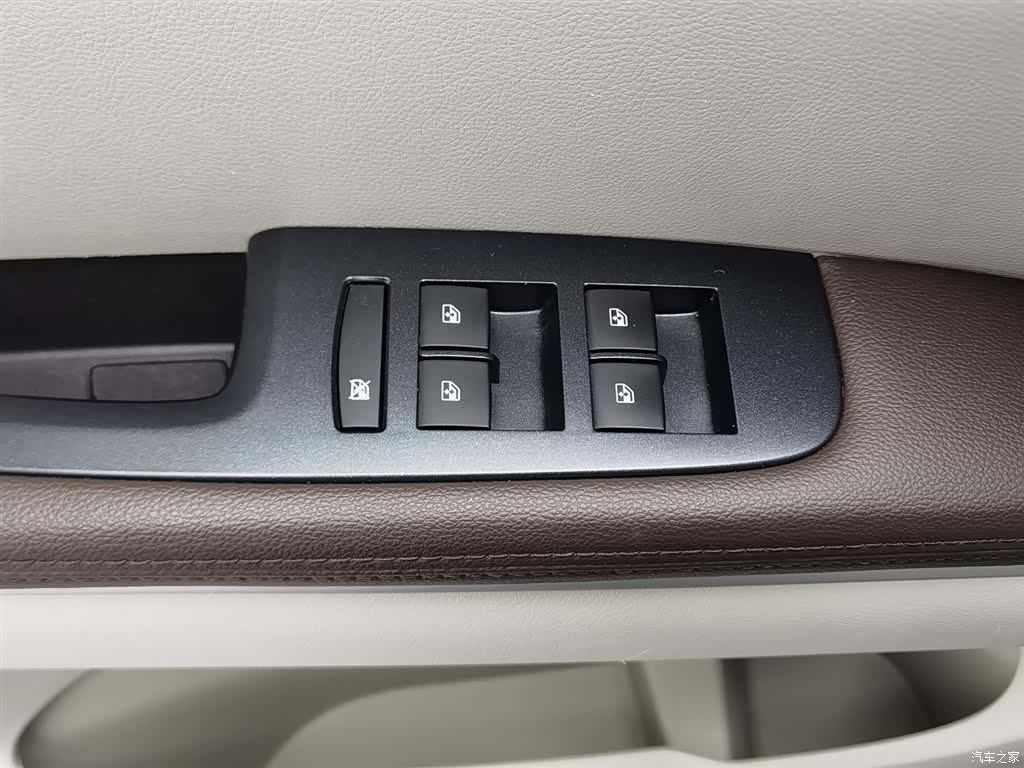 Buick GL8, 2021 9