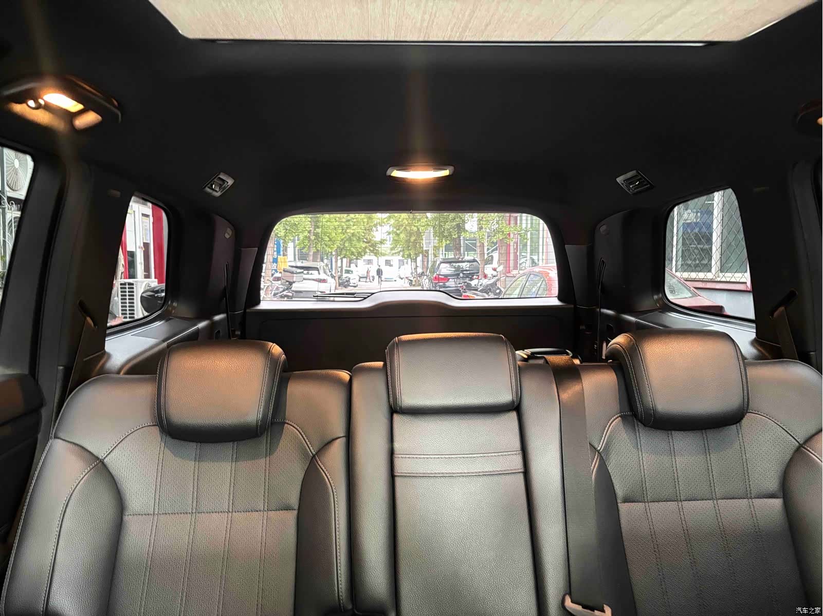 Mercedes-Benz GLS, 2018 13