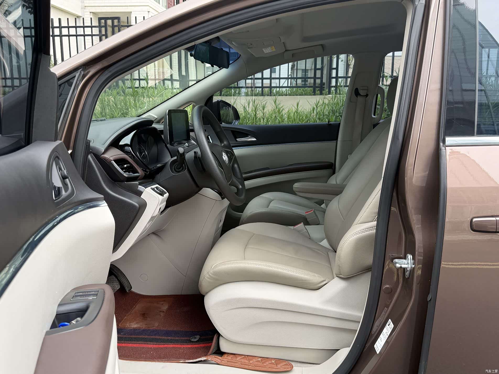 Buick GL8, 2022 10